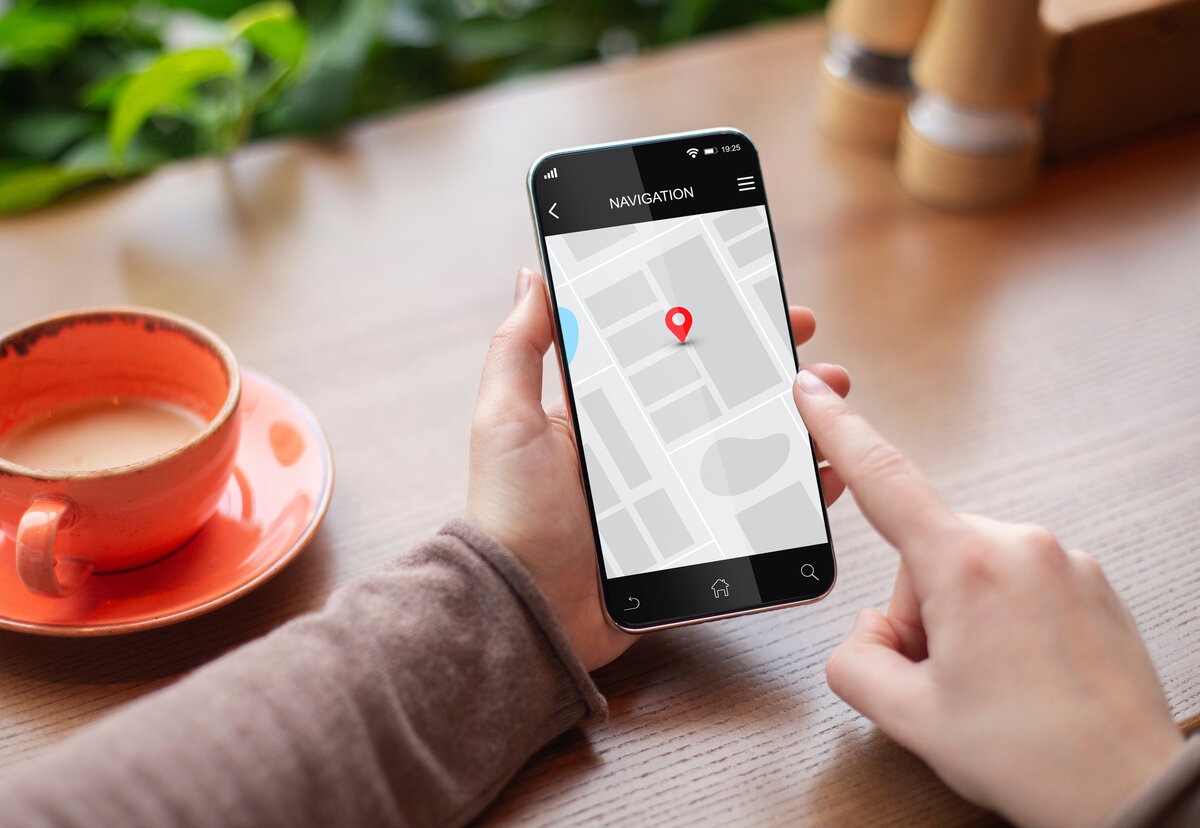 Standort finden – Grone in deiner Nähe Smartphone mit Kartenansicht zur Suche nach einem Standort in der Nähe